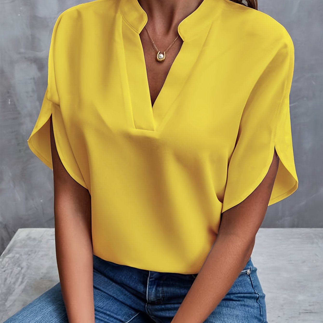 Hensley - Elegant V-Neck Blouse