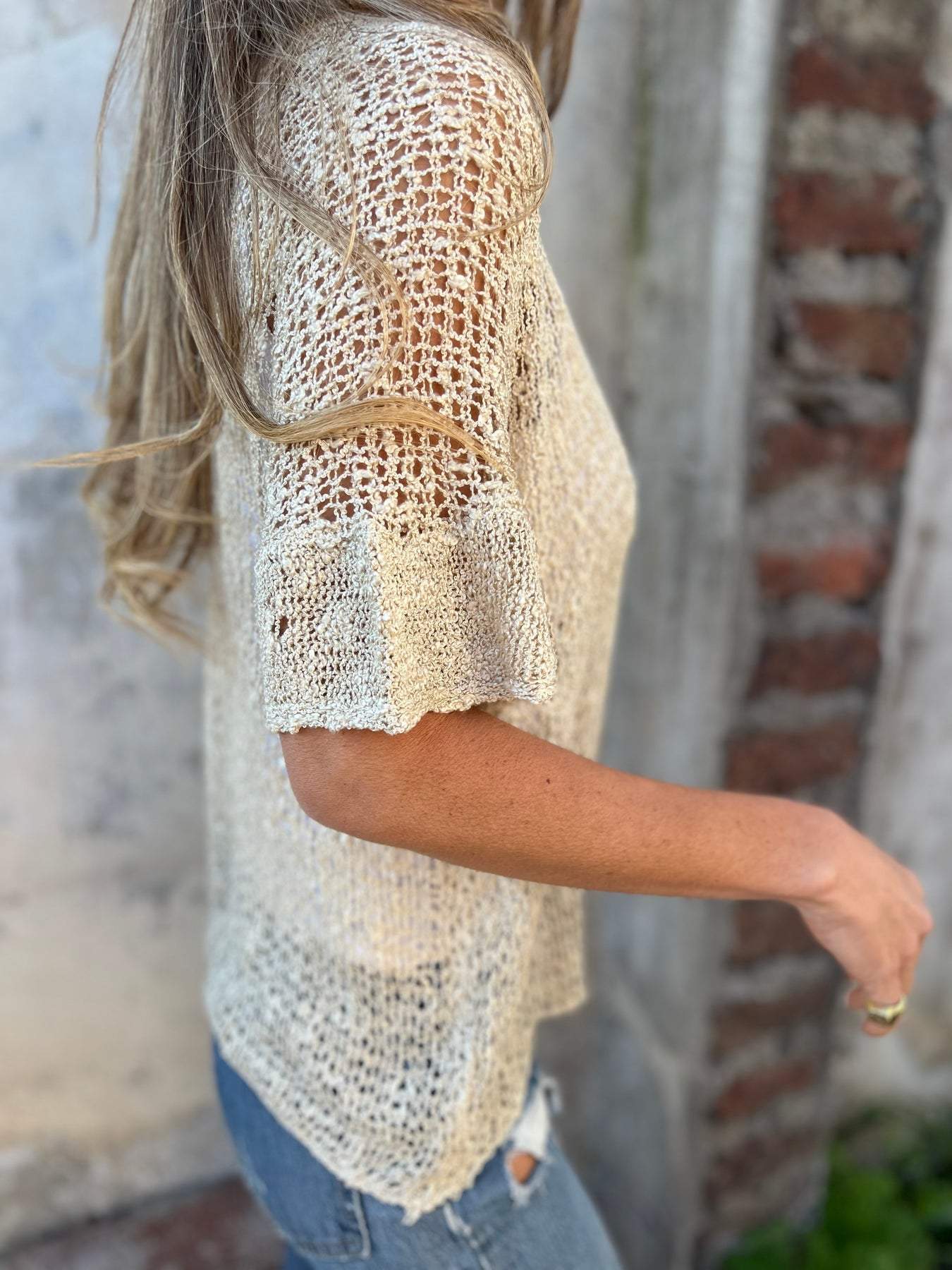 Kamila - Elegant Textured V-Neck Knit Top